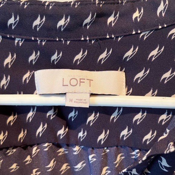 Size Small Loft Navy with White Waves Button-Up Blouse - Picture 4 of 6